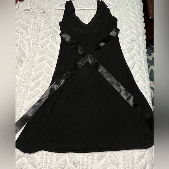 Empire Waist little black dress - Picture 5 of 6